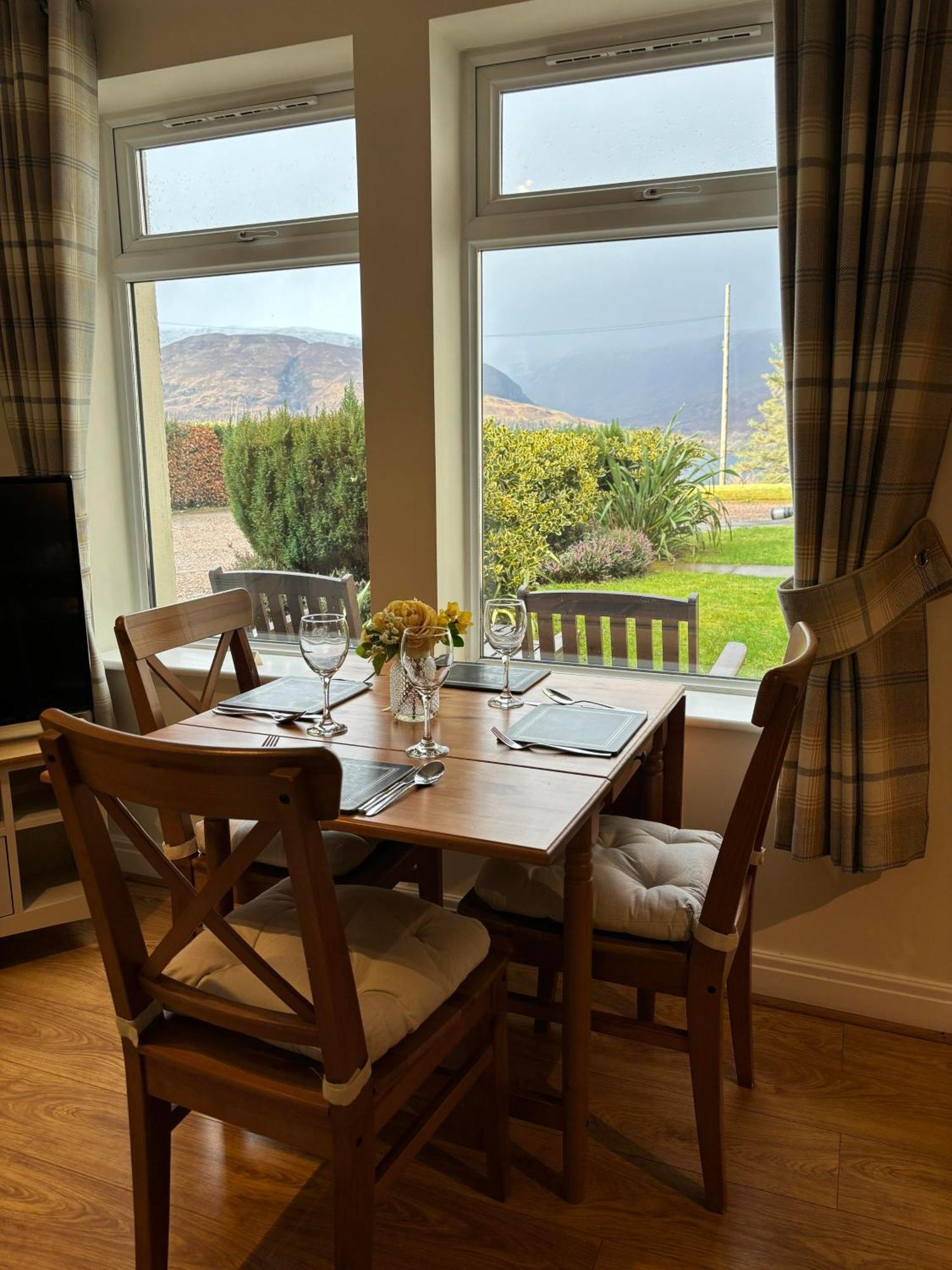 Conaglen, 2 Bedroom Lochside Flat Fort William Exterior foto